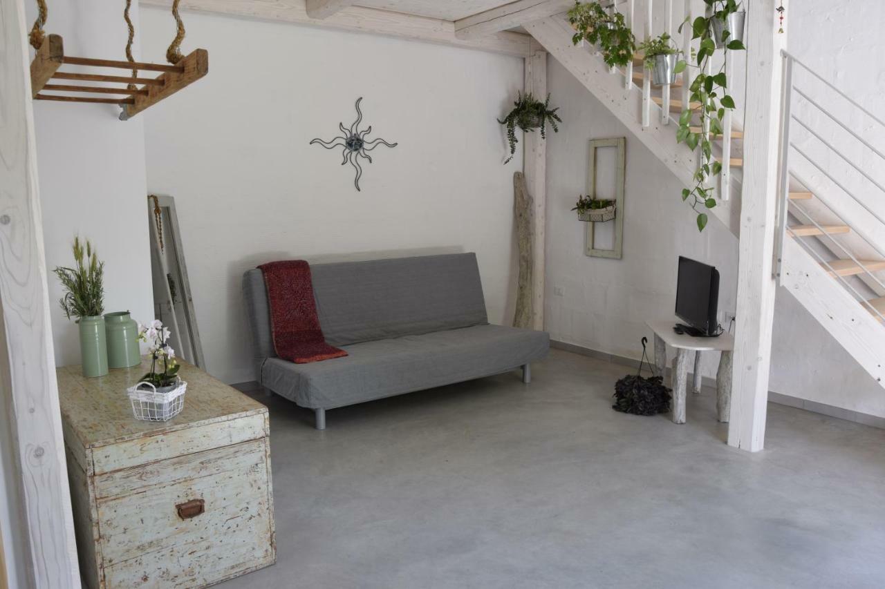 Capannone111 Bed and Breakfast Castiglione di Ravenna Exteriör bild